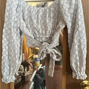 Chic Floral Lace Blouse - Light Gray